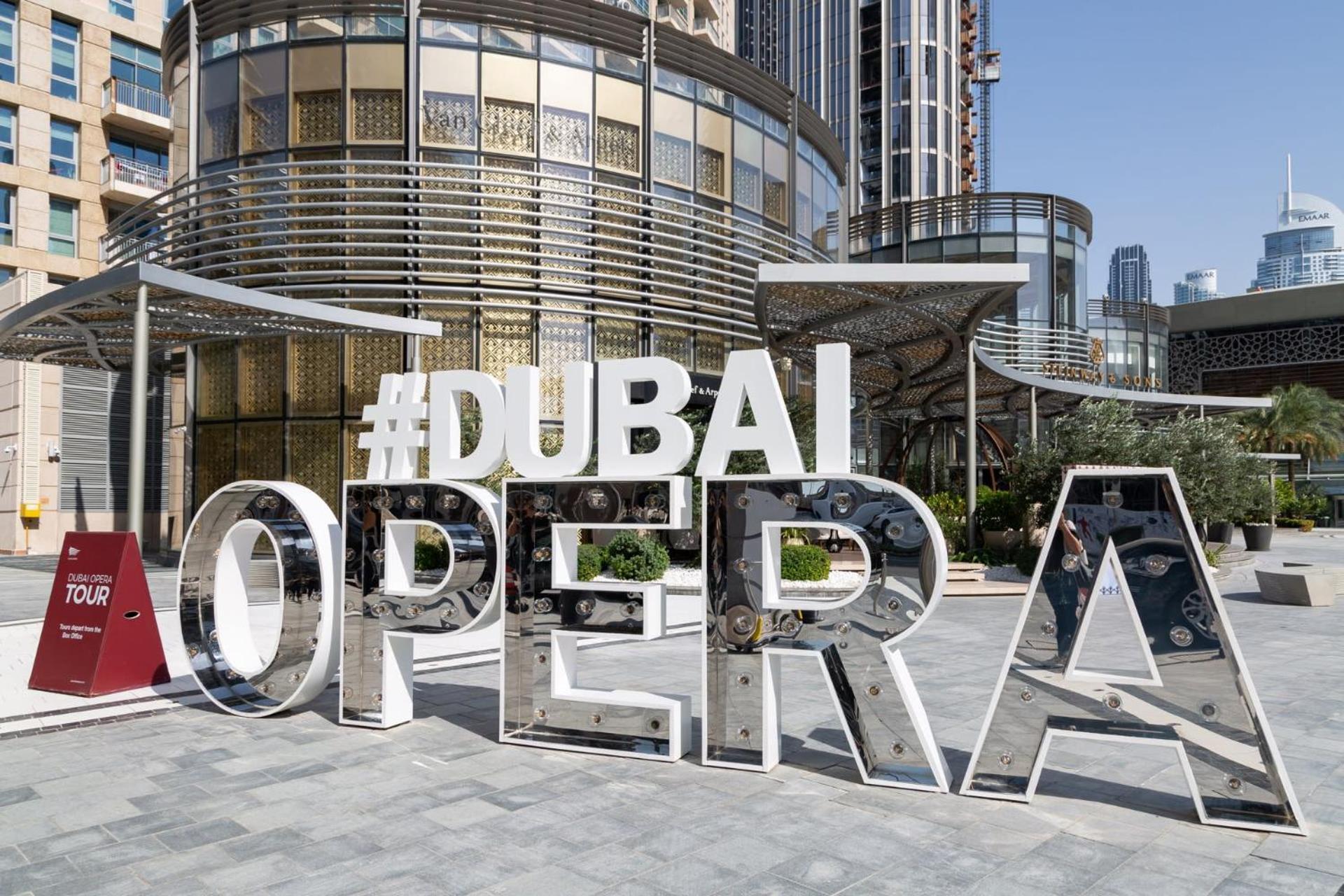 Frank Porter - 29 Boulevard Tower 2 * Dubai